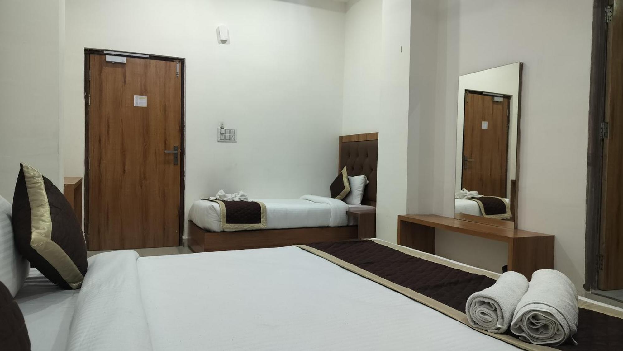 Hotel Binwa View Baijnāth Buitenkant foto