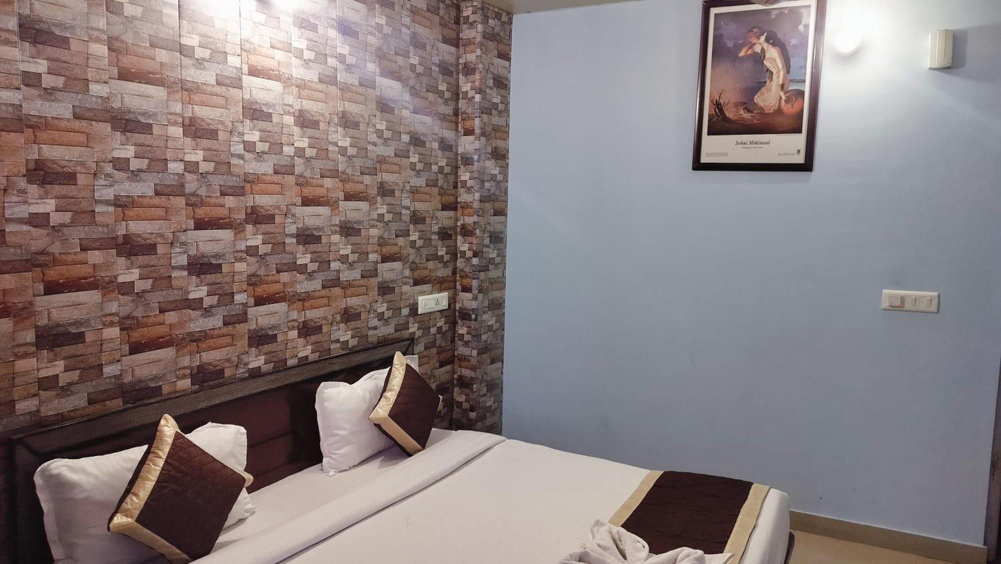 Hotel Binwa View Baijnāth Buitenkant foto