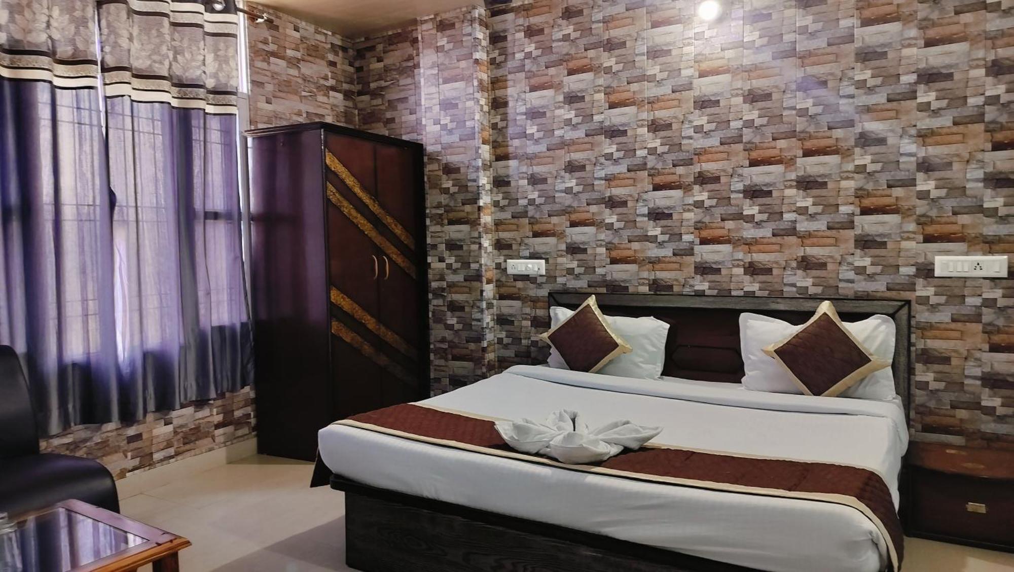 Hotel Binwa View Baijnāth Buitenkant foto